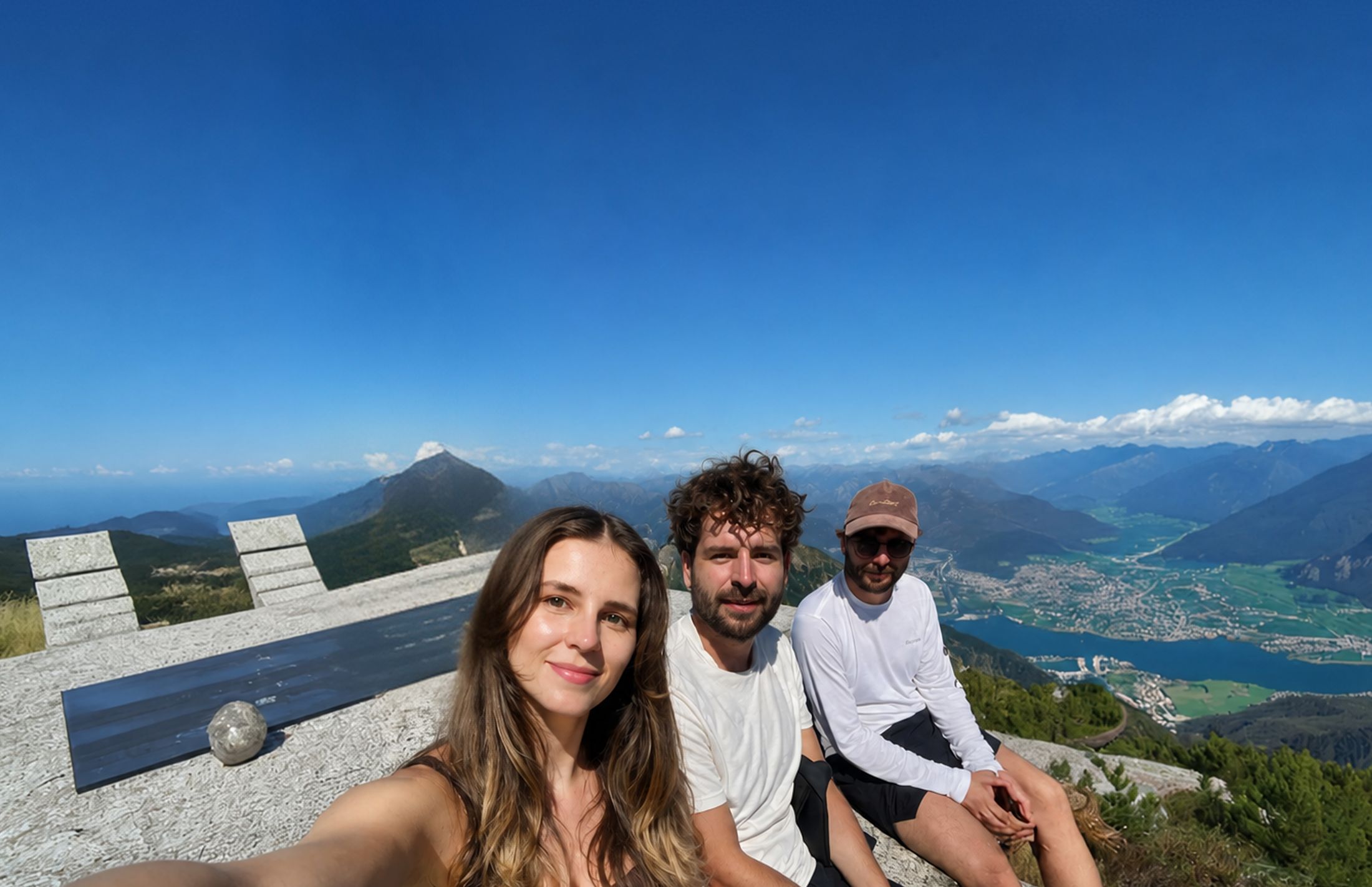 Das PROSETI-Team auf einem Gipfel über dem Tessin